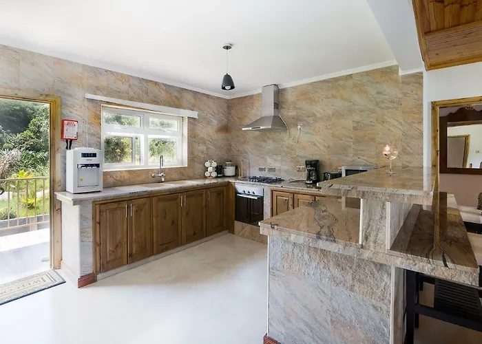 Flora's Self Catering Appartement Victoria